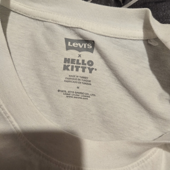 Levi x Hello Kitty long sleeve shirt - Picture 2 of 2